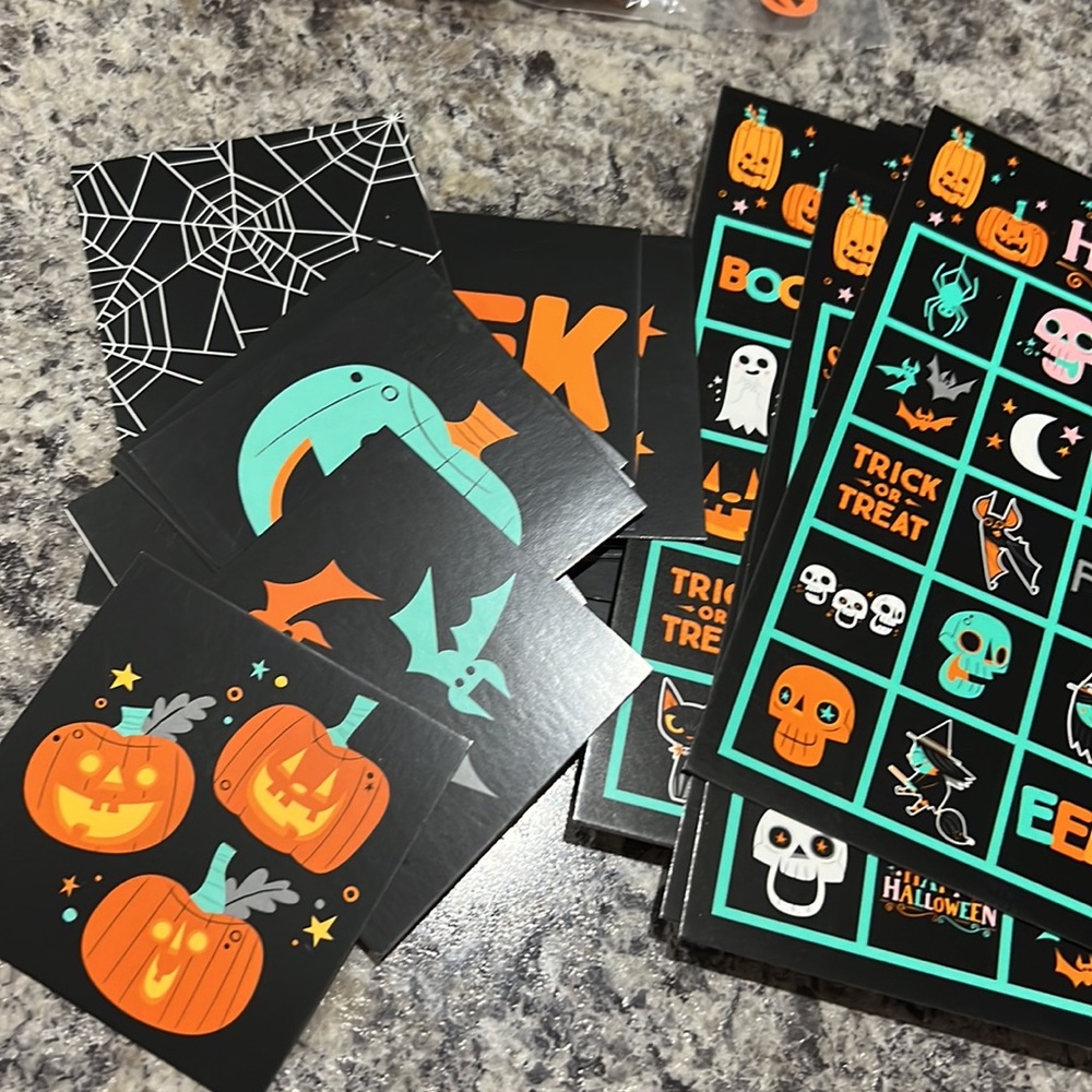 Halloween Party Accessories Sunglasses Costume Spooky Bingo Games Candy Bags - Picture 8 of 9